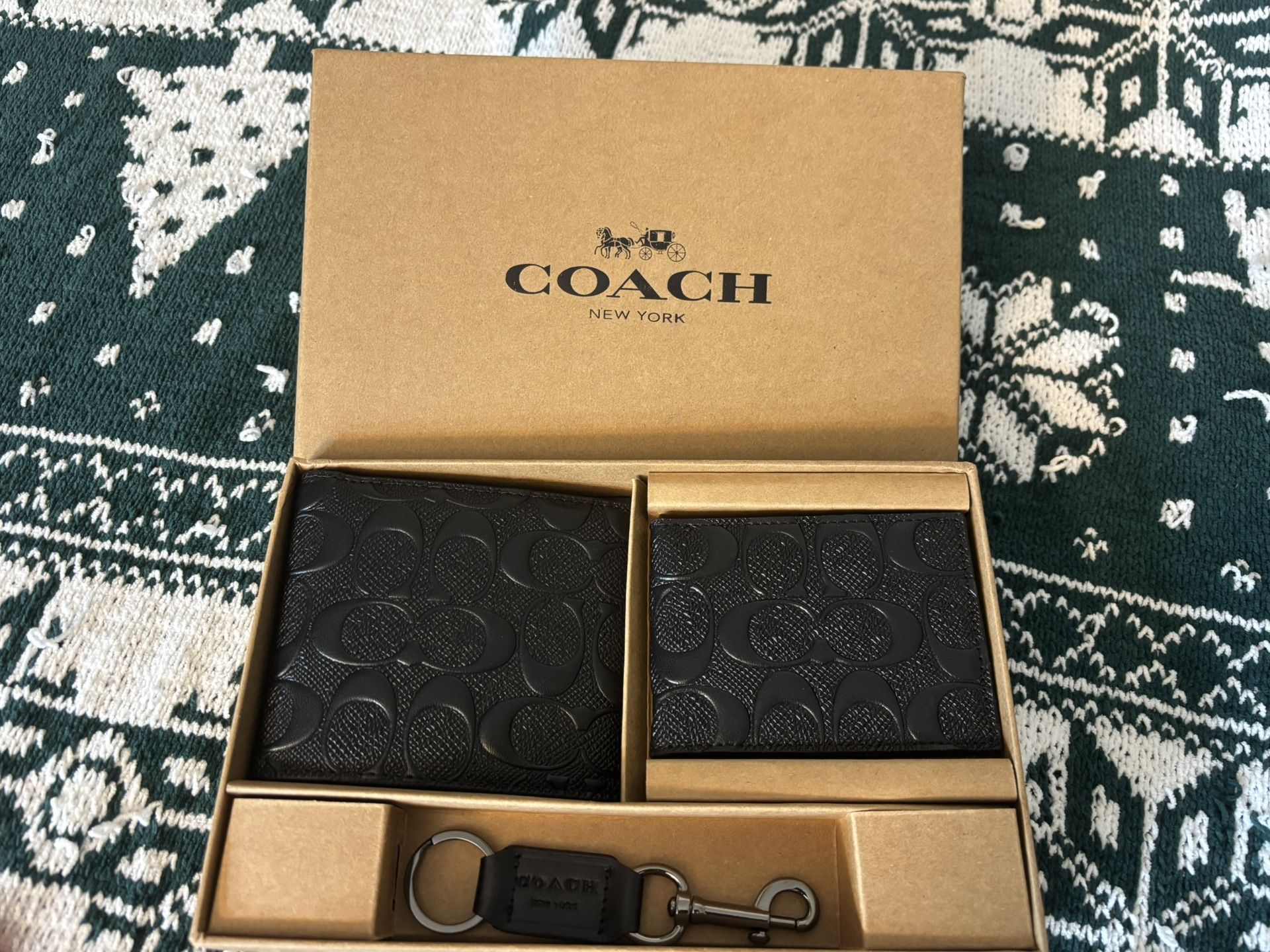 COACH WALLET 3 IN 1 GIFT BOX (**BRAND NEW**)