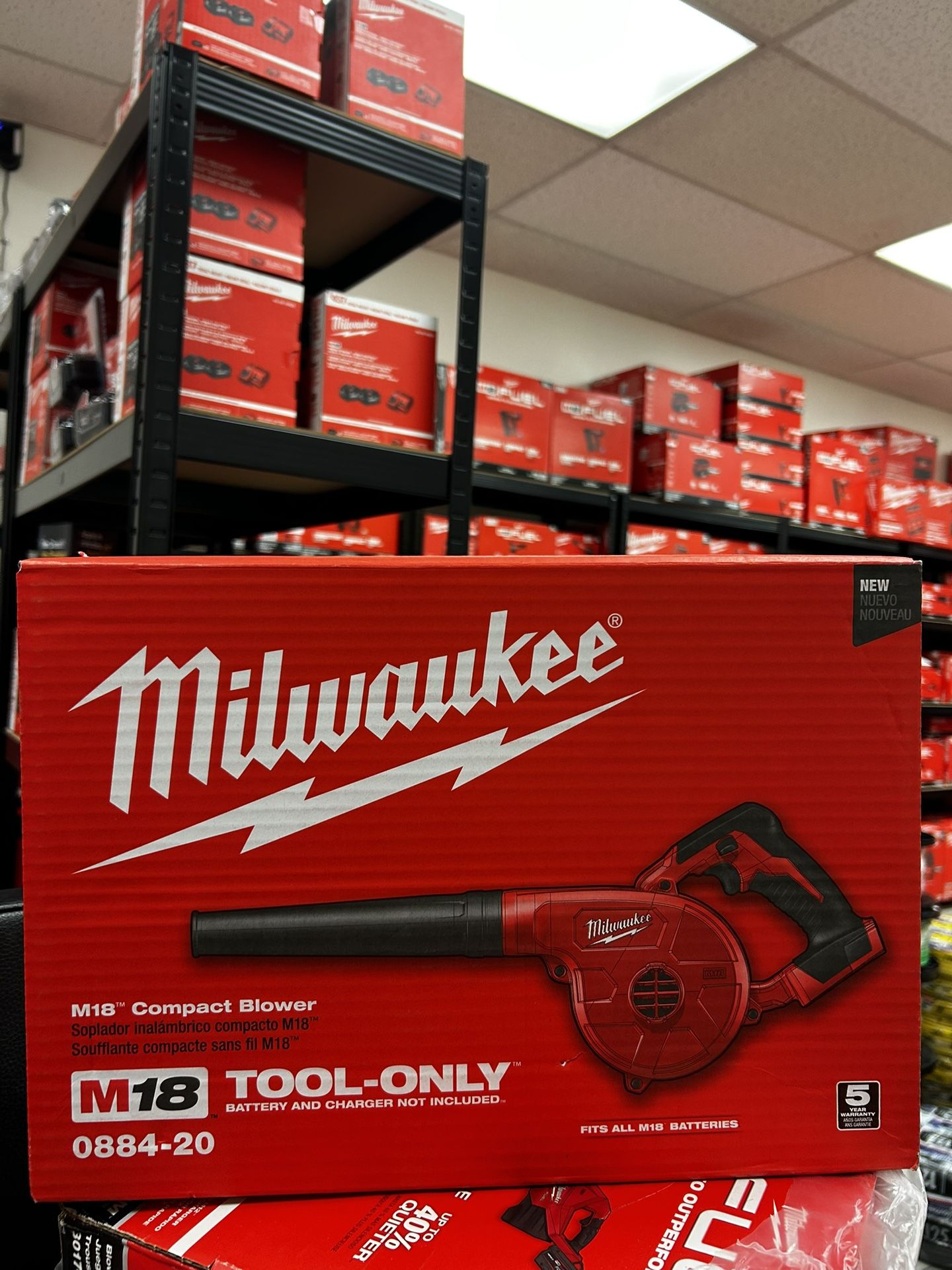 Milwaukee M18 18V Lithium-Ion Cordless Compact Blower (Tool-Only)