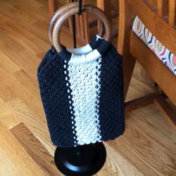 LAUDE Crochet Handbag