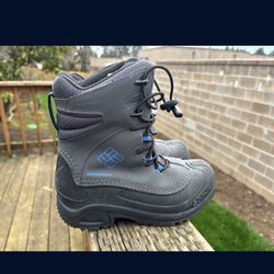 Youth Boots Size 3