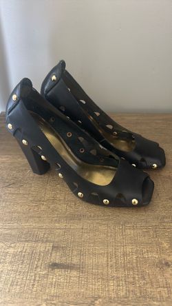 Vince Camuto women’s dress shoes