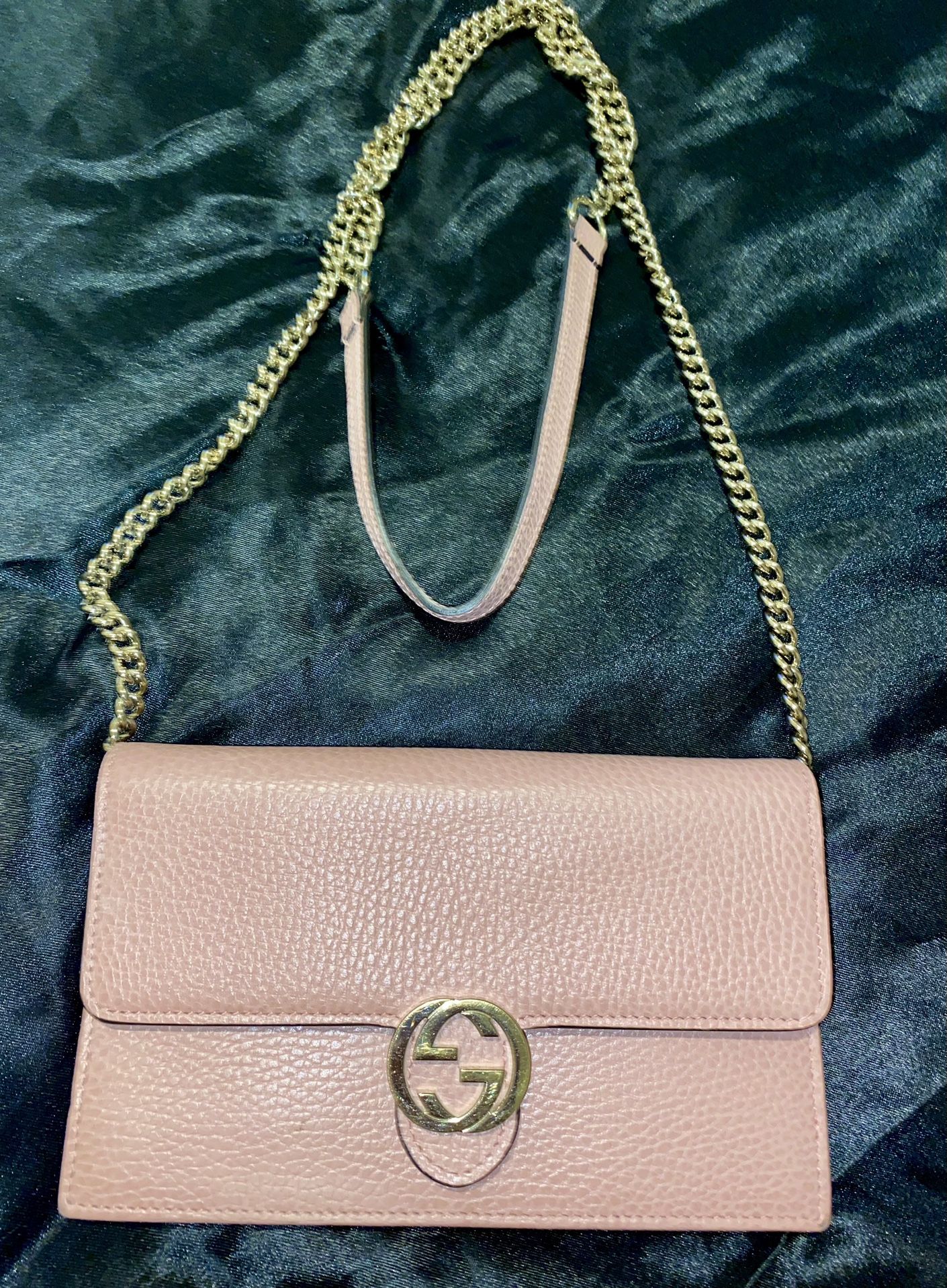 GUCCI Crossbody Pink Wallet- On - Chain Bag