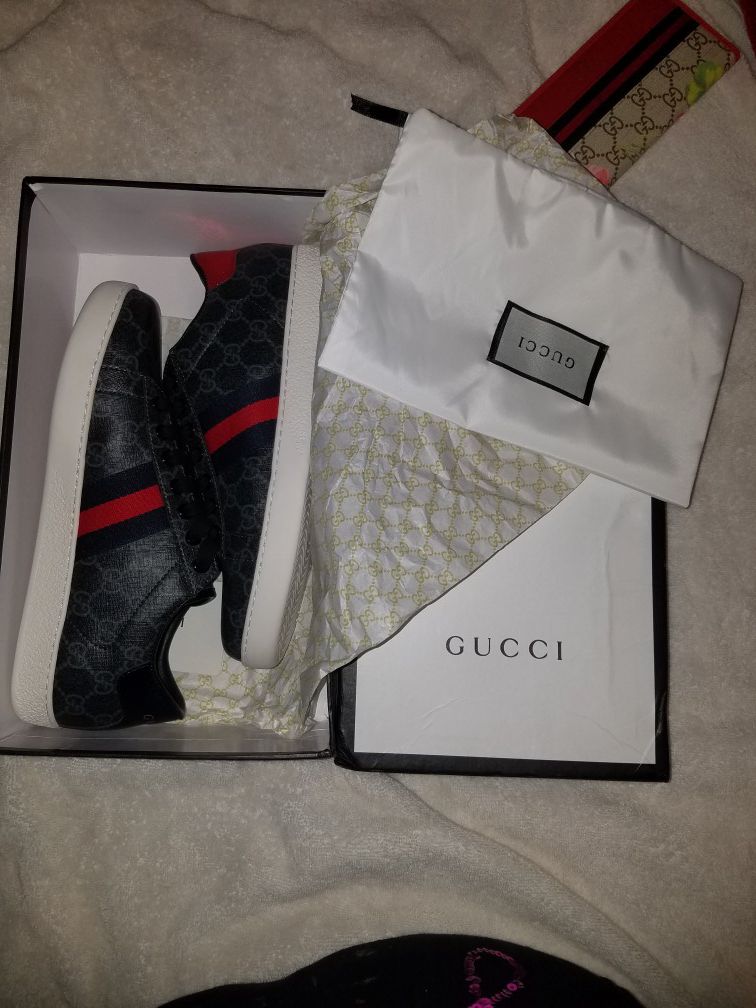 GUCCI Tennis shoes (Monograph GG) NEW