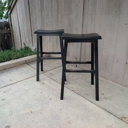 2 Counter Stools – Solid Wood, Sturdy