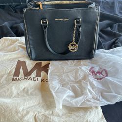 Michael Kors Signature Tote Bag - Project/Repair - Includes Gold Charm