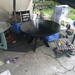 Saloom Dinning Table 