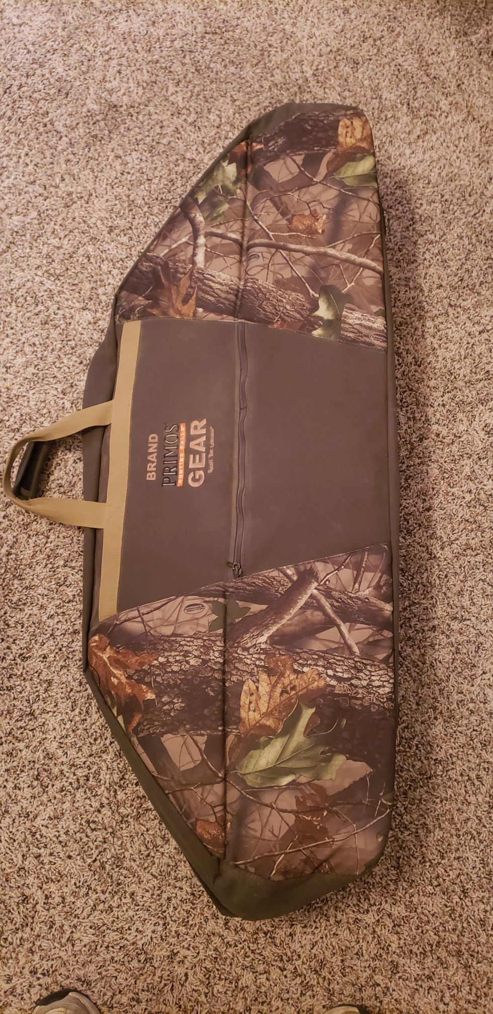 Hoyt Aspen carbonite compound bow with soft case