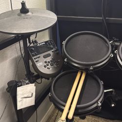 Alesis Nitro Mesh Drum Set