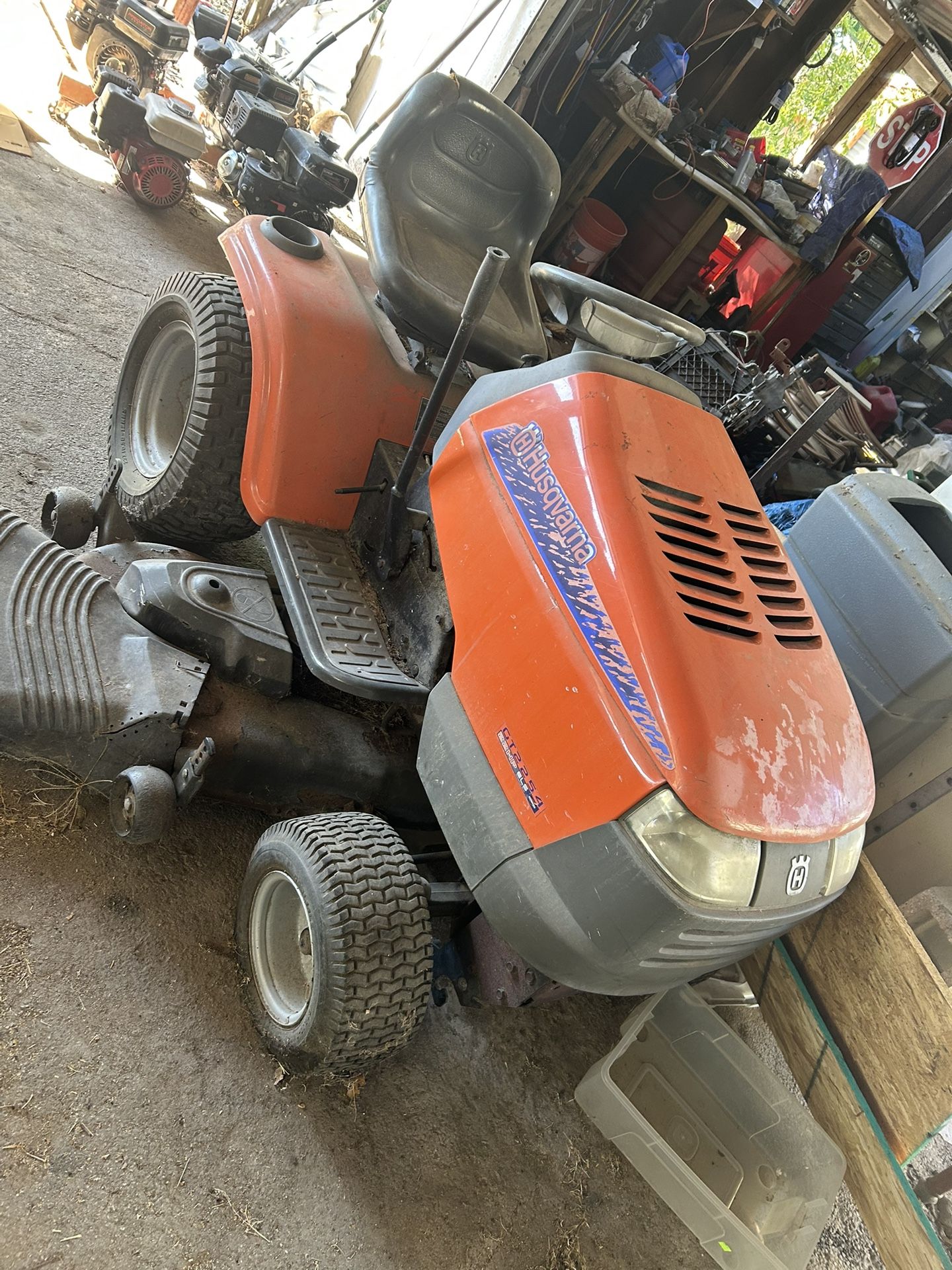 Husqvarna Lawn Tractor 