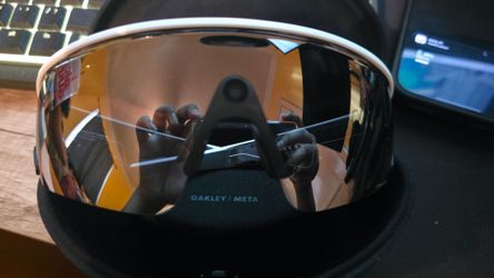 Meta Oakley Vanguard