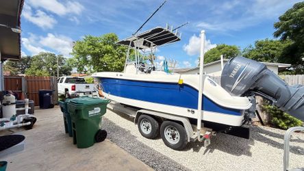 2005 Robalo 24 w set Yamaha’s 250 HP four stroke