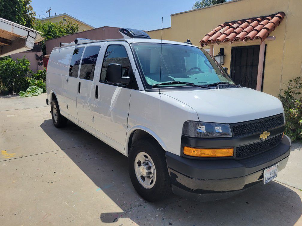 2020 Chevy Express Ext 2500 Camper Van 