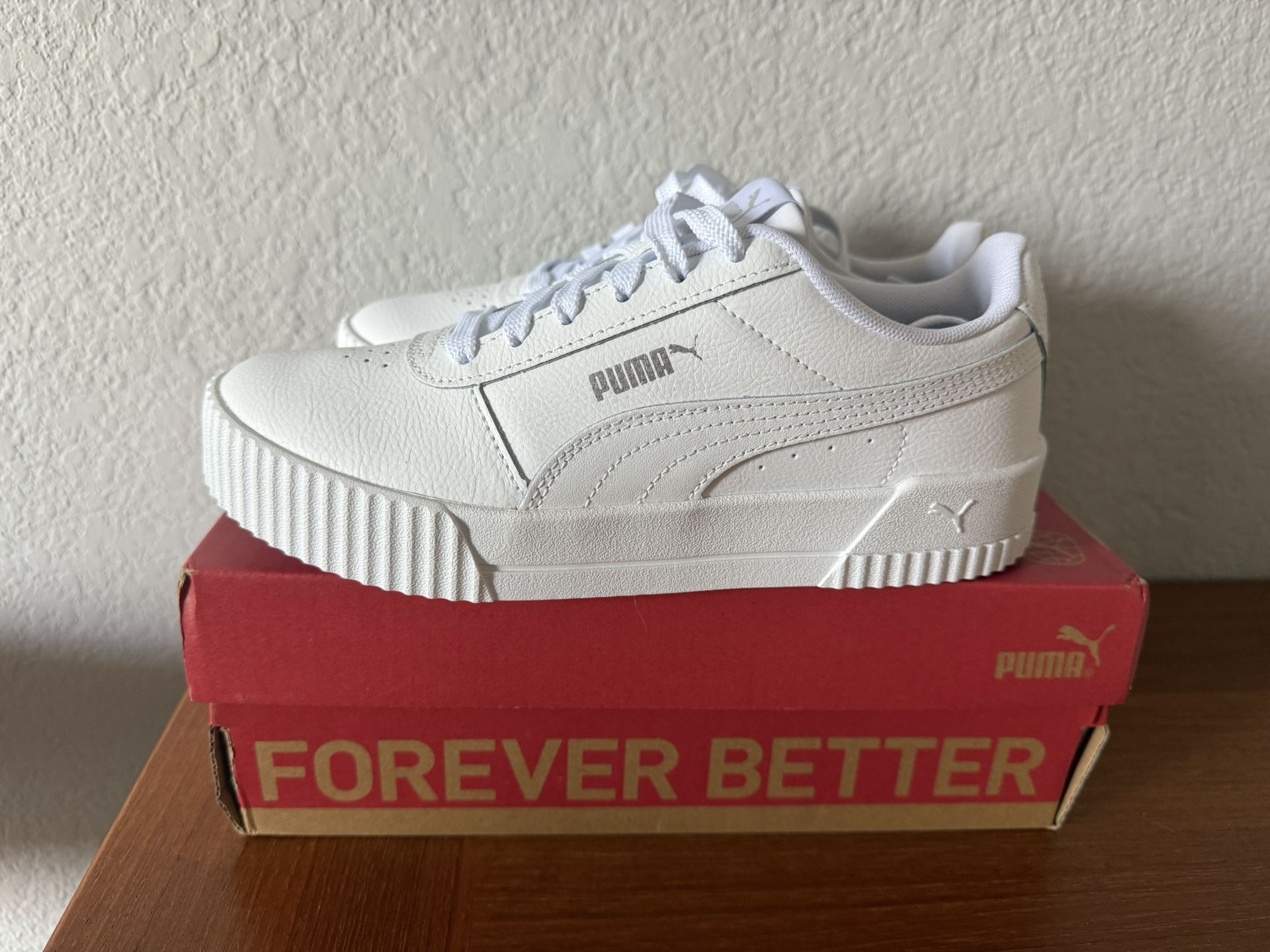 Puma Corina L Sneakers (size 6, white)
