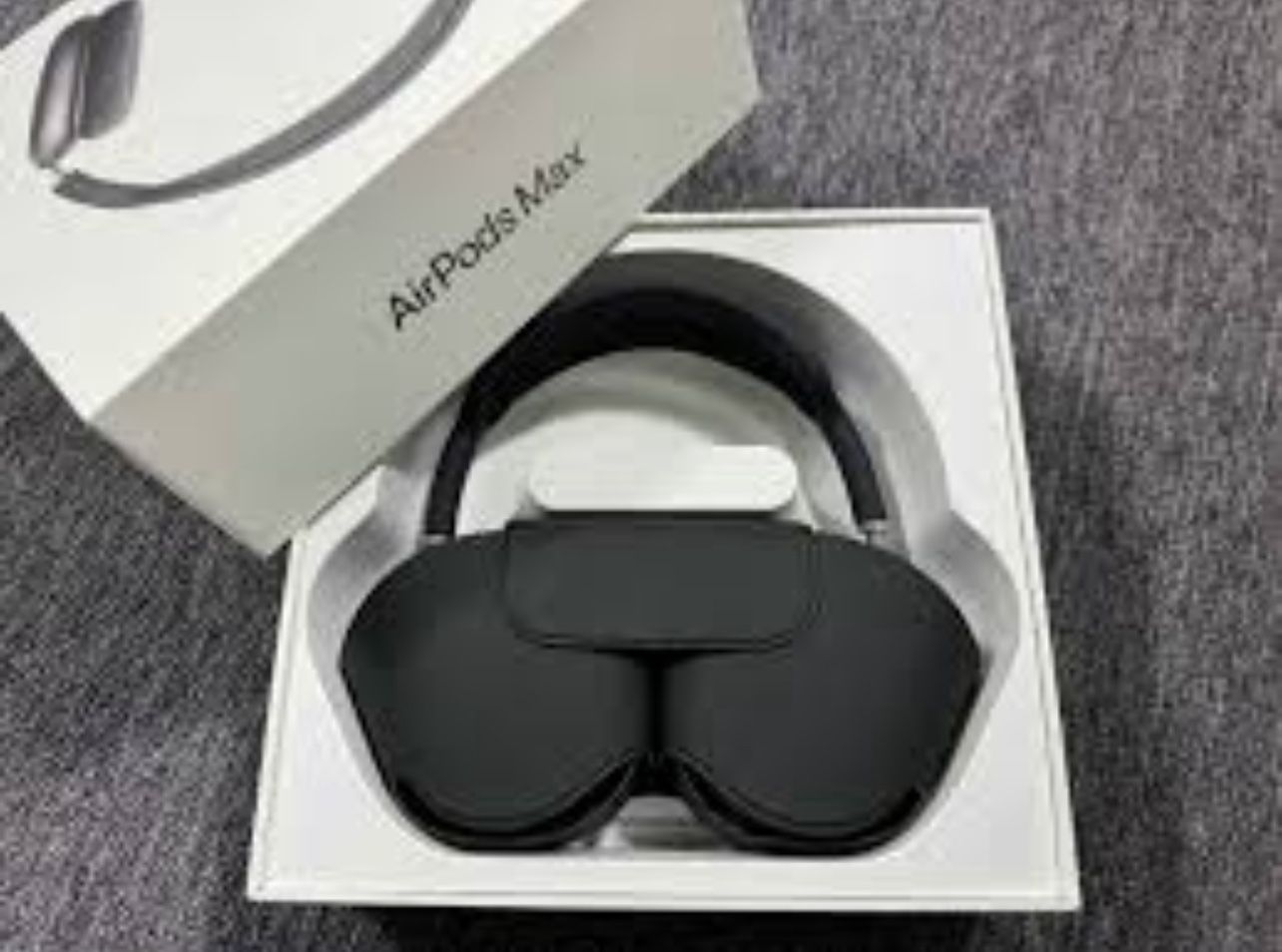 Apple Air Pod Maxes