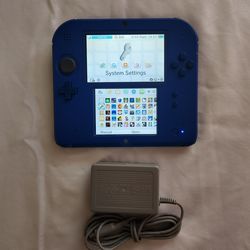 Nintendo 2DS w/ Case, Charger, & 128GB SD Card [650 Games Included]