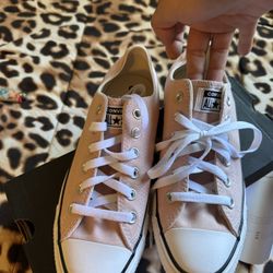 NIB Converse Women’s pink Size 9 Shoes! 