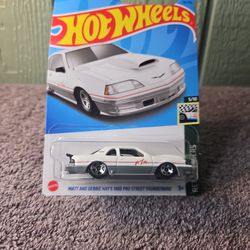 Hot Wheels Car Toys  56/250 Matt And Debbie Hay's 1988 Pro Street Thunderbird White 
