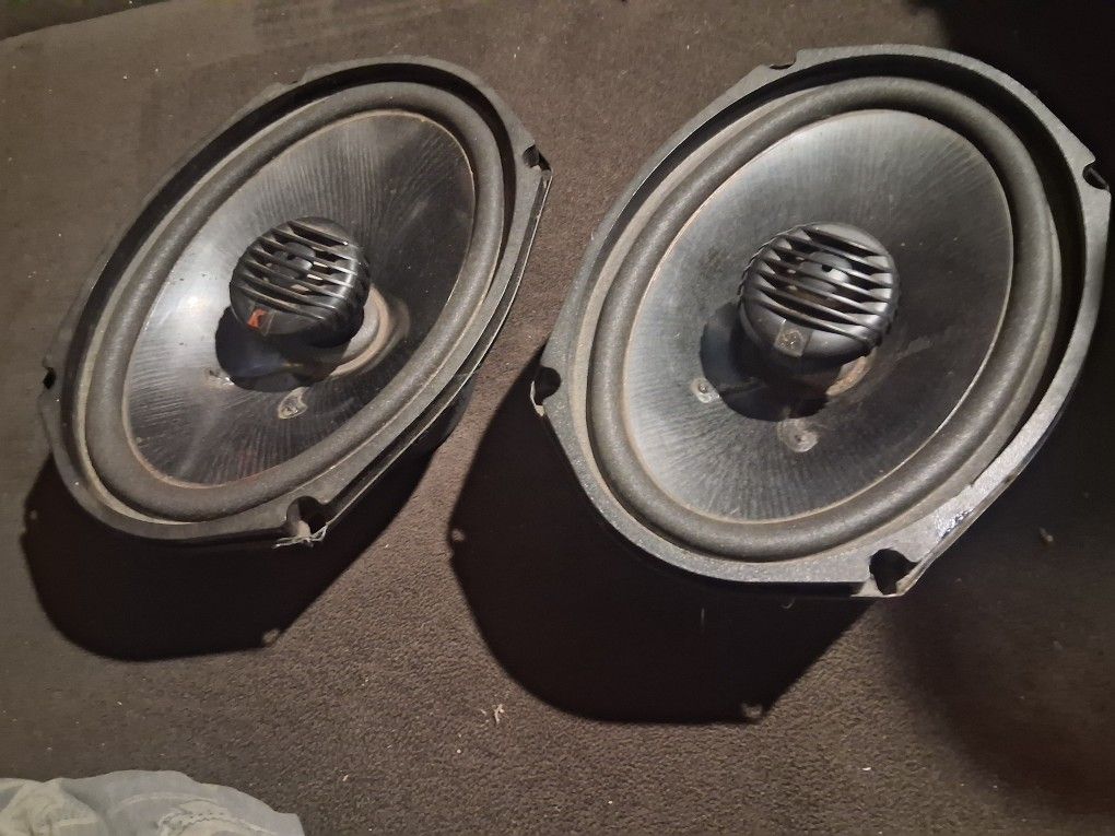 Kicker 6x9  Two Way Speakers 