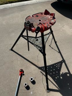 Ridgid tristand pipe stand