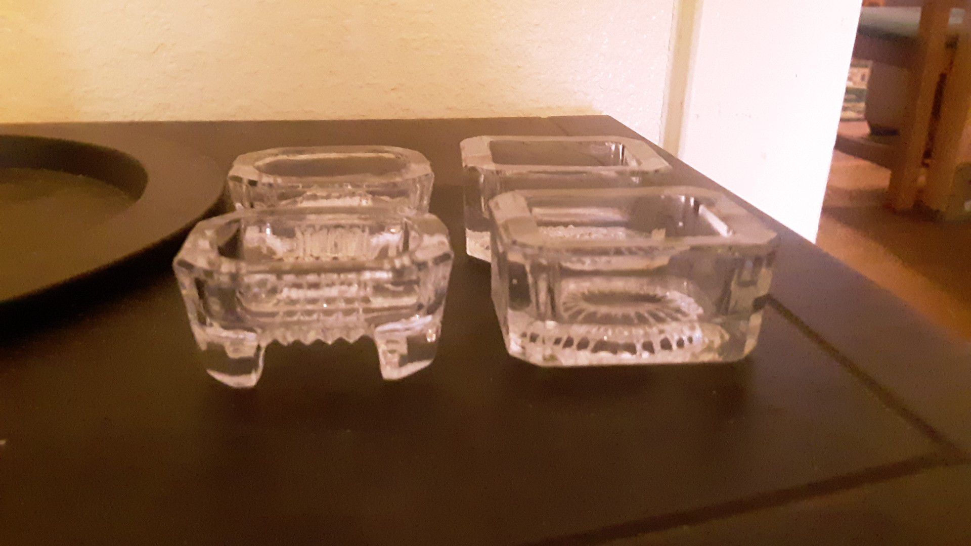 4 clear glass salt dips, 2 designs