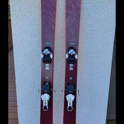 Skiis 4 Sale