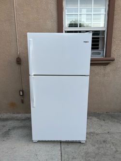 33x31x66 Whirlpool Refrigerator White 21cuft 3 Months Warranty