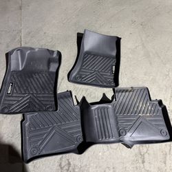 16-25 Altima Floor Mats Like New