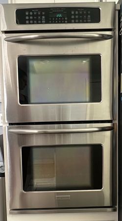Frigidaire Electric Double Oven 220 volts 27”