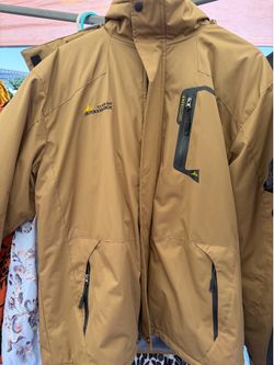 Mans Outdoor Jack Jacket Water Proof.