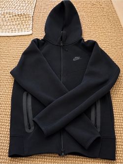 black nike tech
