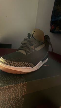 size 9 Jordan 3s i have wore them 3 times
