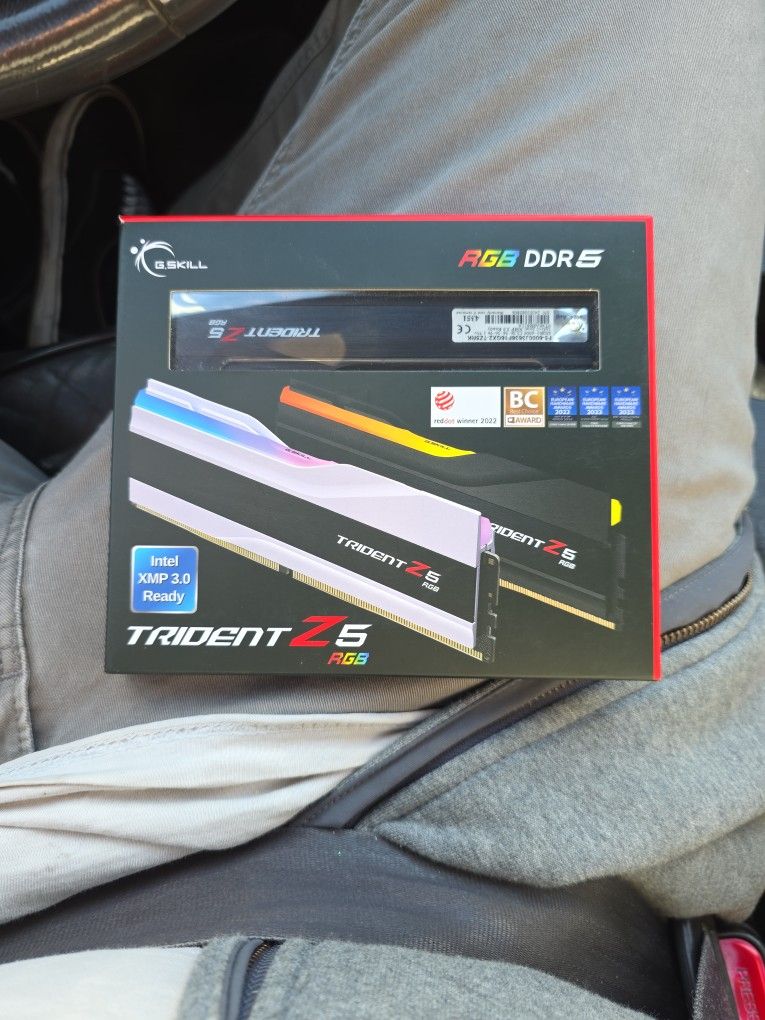 Trident Z5 RGB DDR5 16x2GB