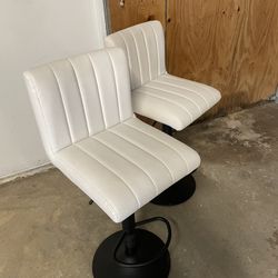 White bar stools 