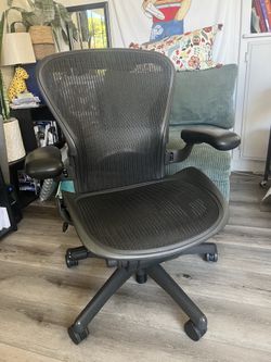 Herman Miller Aeron Classic Ergonomic Chair Fully Loaded Size B office chair