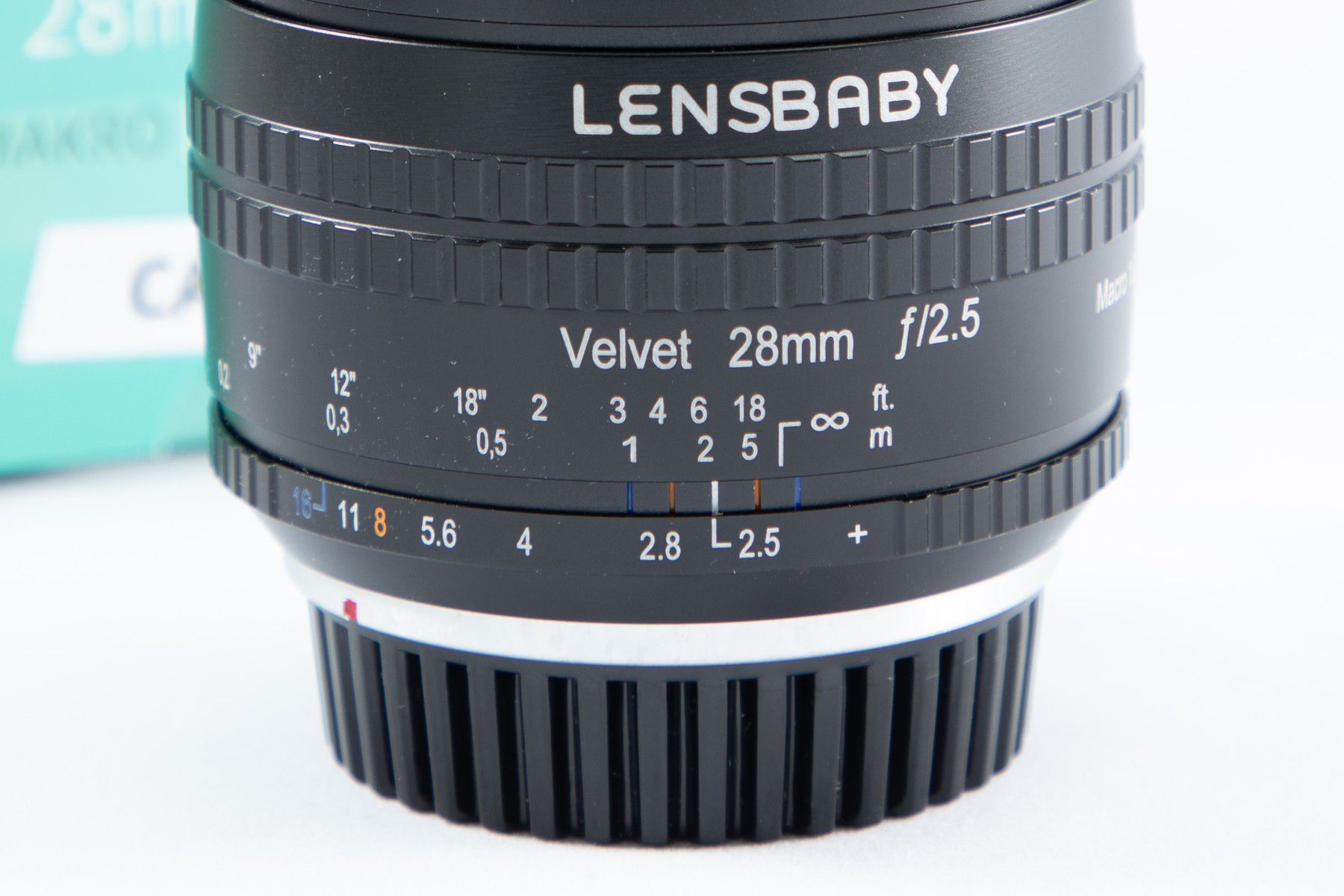 Lens Baby Velvet 28 for Canon