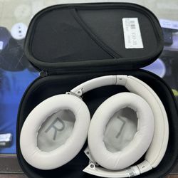 Bose QUIETCOMFORT BlueTooth Headphones w/ Case 