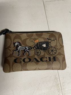 Coach Corner Zip