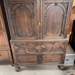 Antique Hutch/cabinet 