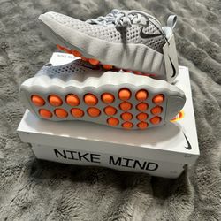 Nike Mind 002 Sz 9.5