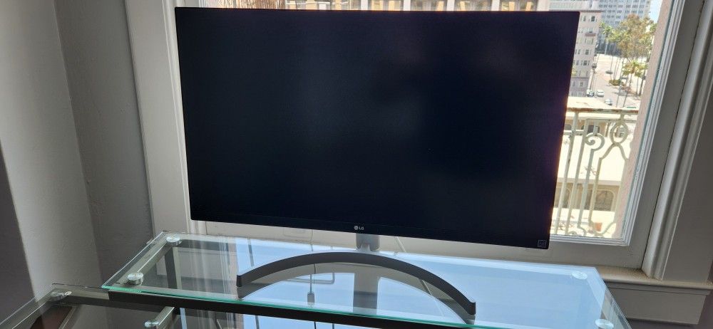 LG 27' Computer monitor
