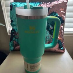 Stanley 40oz Quencher Tumbler 