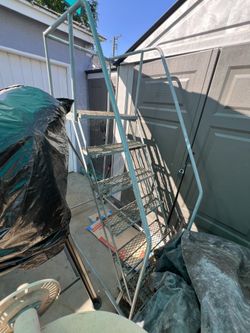 Warehouse Ladder Steps 