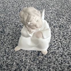 Lladro “Angel Thinking” Figurine 