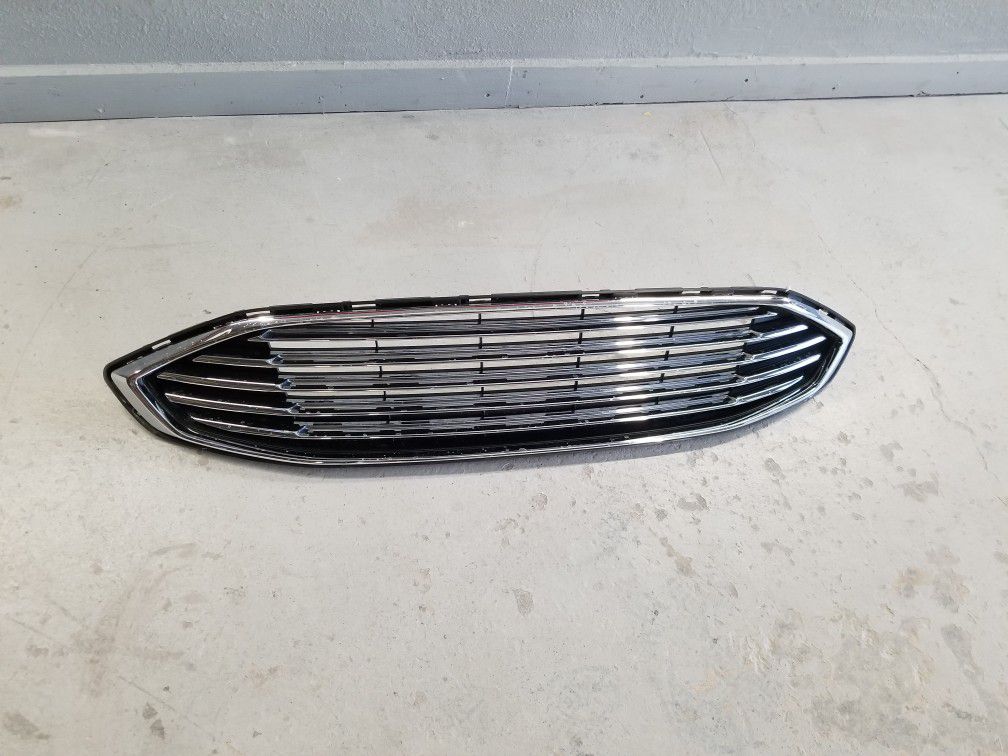 Ford Fusion Grille. 17 18
