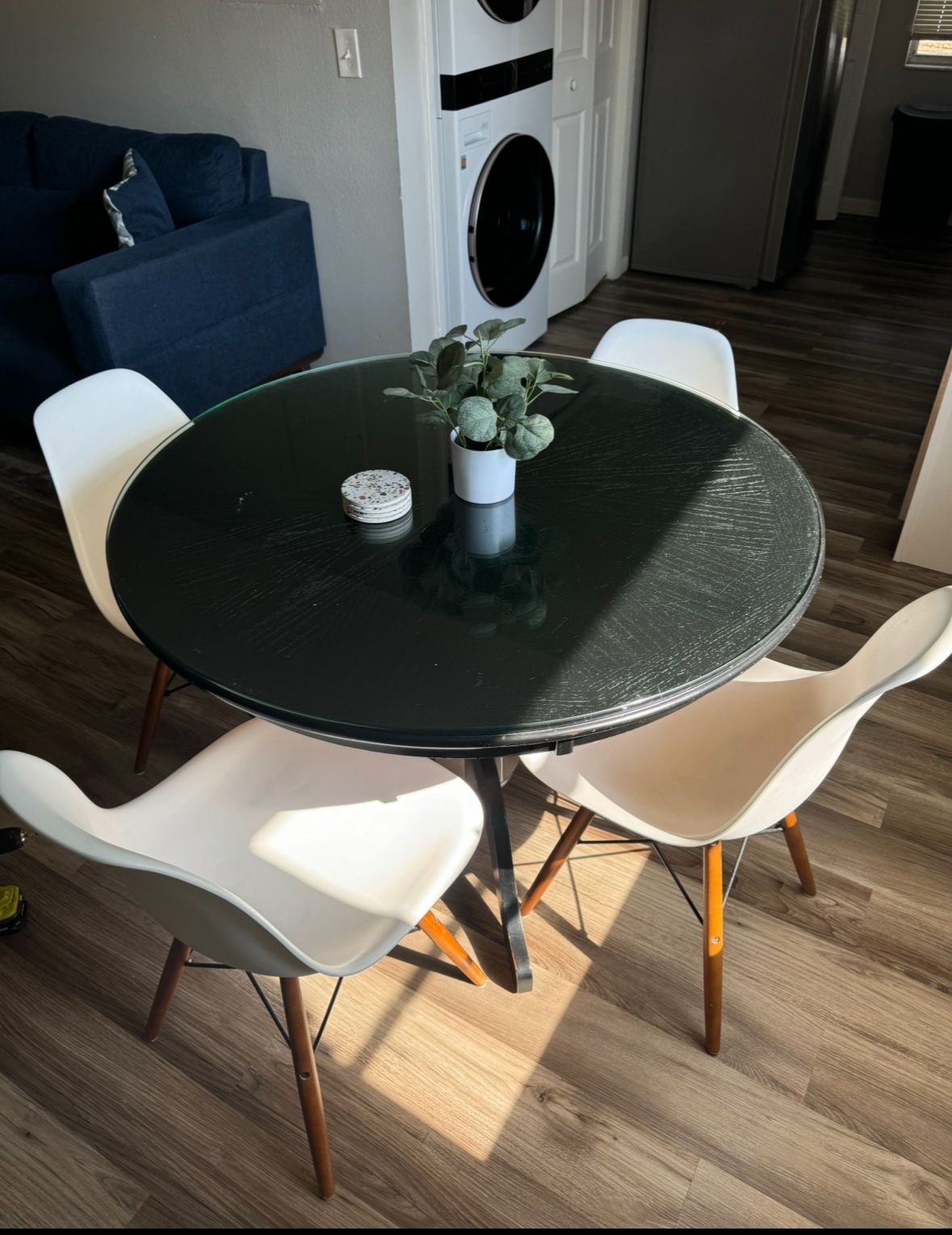 Dinning Table With Chairs