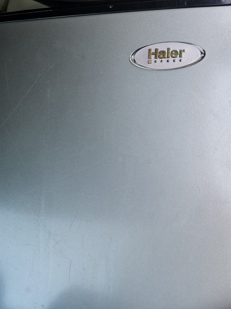 Haier Mini Fridge