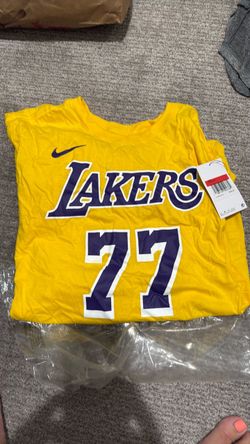 Mens size large lakers shirt