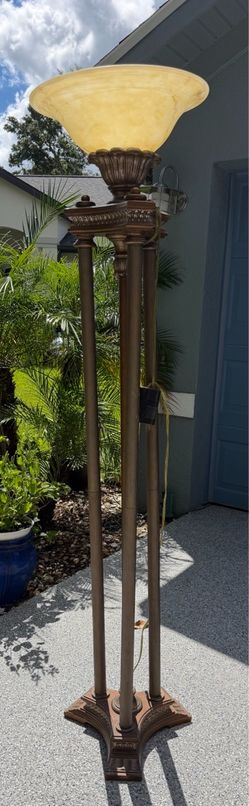 Floor lamp