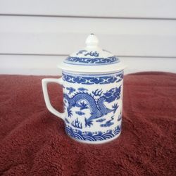 Vintage 2-piece Chinese Porcelain Tea Mug, Dragon Design, Blue & White