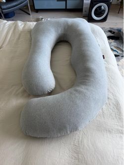 Momcozy organic pregnancy pillow